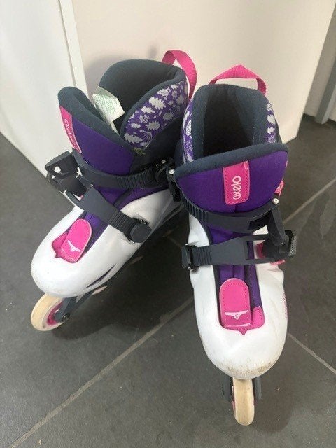 Decathlon Skeelers (30-32), beschermers (2XS) en helm 47-52, Ophalen, Kinderen, Inline skates 4 wielen, Verstelbaar