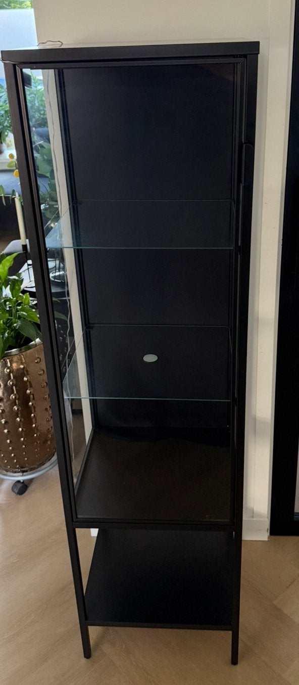 IKEA RUDSTA vitrinekast zwart, Huis en Inrichting, Ophalen, 50 tot 100 cm, Zo goed als nieuw, 150 tot 200 cm