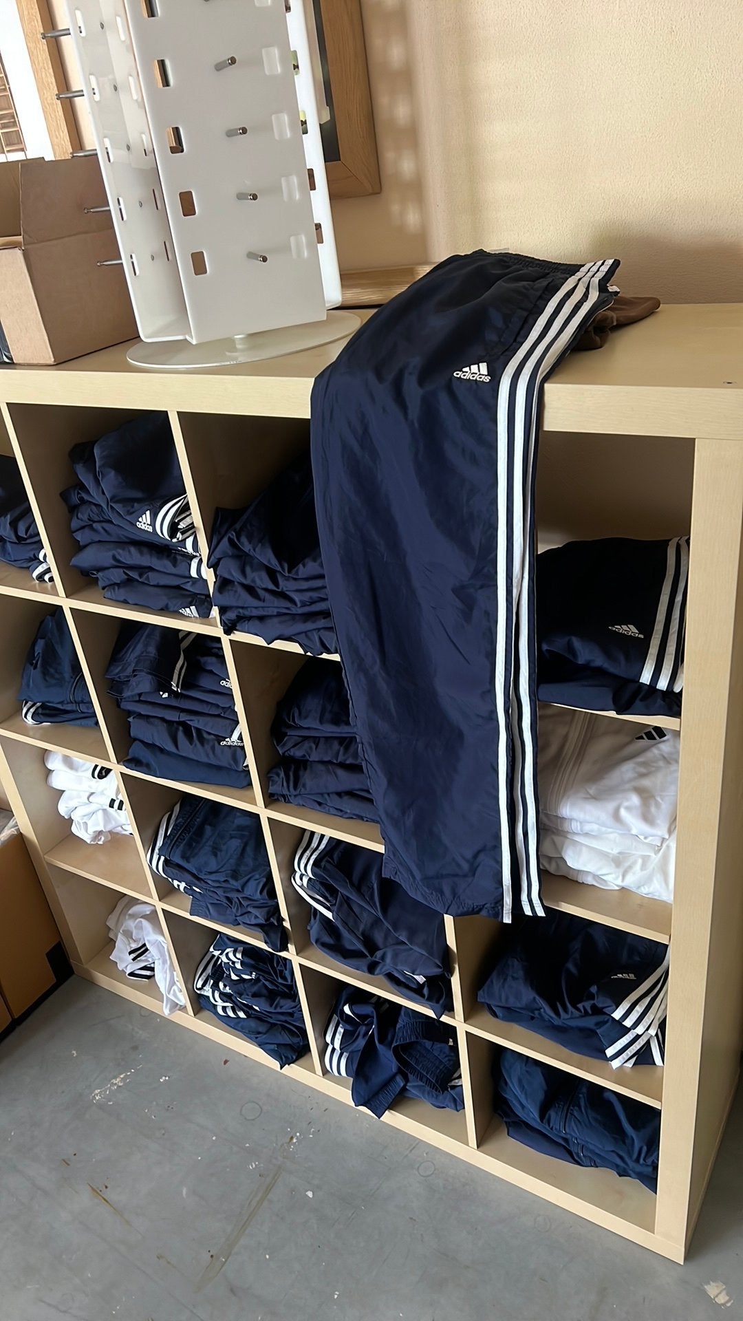 Adidas Klassieke Trainingspakken grote partij BIEDEN, Kleding | Heren, Overige kleuren, Vintagie, Haulerwijk, Nieuw