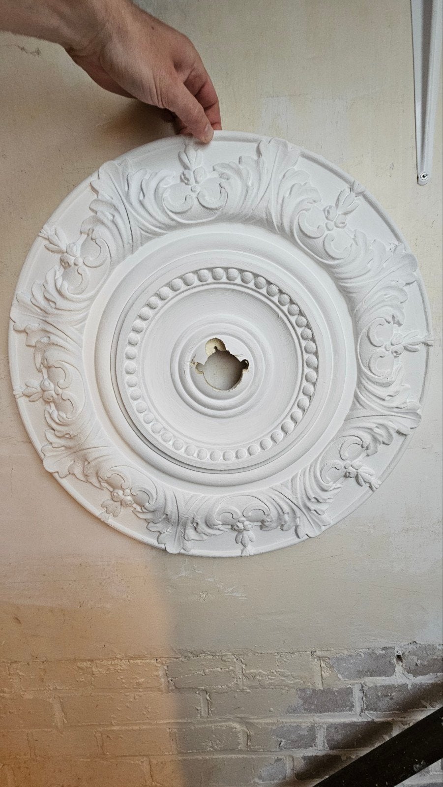 Decoratieve plafond rozet - Klassiek design 52cm, Kunststof, Ophalen of Verzenden, Wit, Klassiek