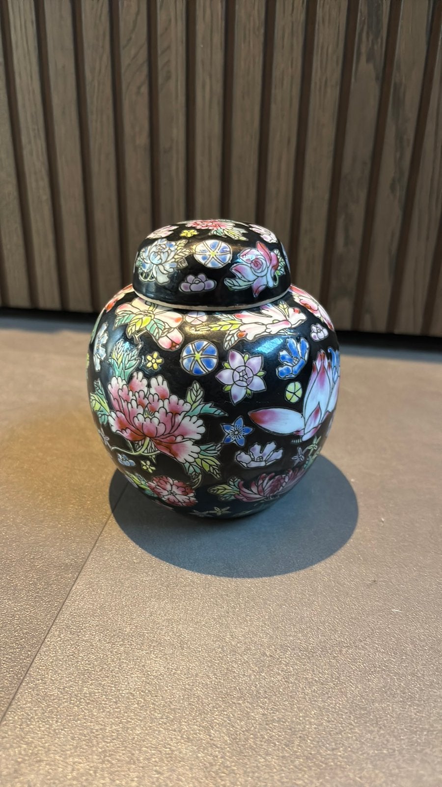 Chinese porseleinen dekselpot / gemberpot met bloemenmotief, Ophalen of Verzenden