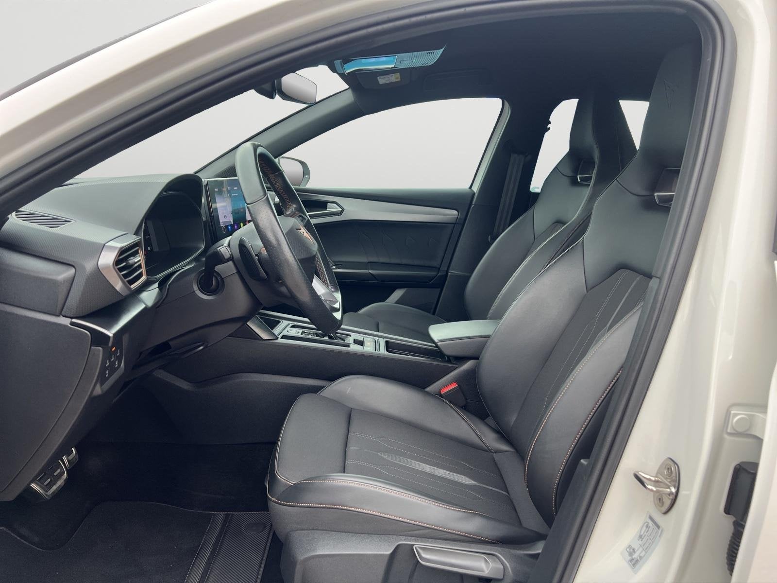CUPRA Leon Sportstourer 1.4 e-Hybrid VZ Business 245PK | ACC, Auto's, Gebruikt, 4 cilinders, Leon, Wit