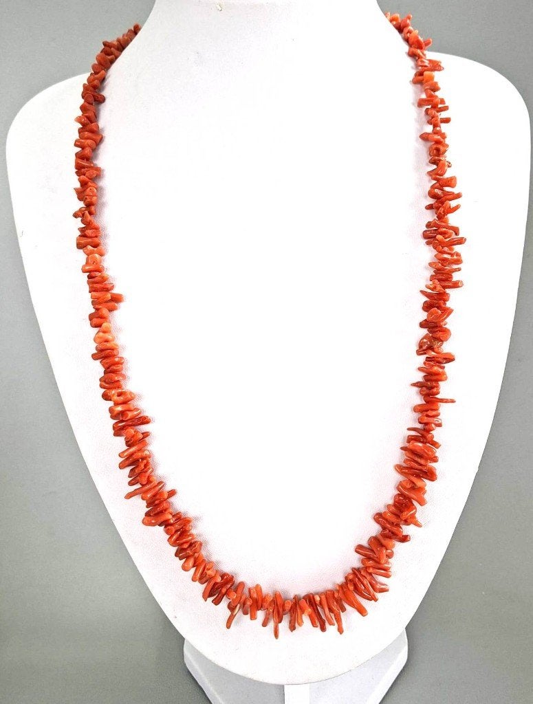Prachtige Antieke Lange Bloedkoraal Ketting 64 CM, Sieraden, Tassen en Uiterlijk, Antieke sieraden, Ophalen of Verzenden, Overige materialen