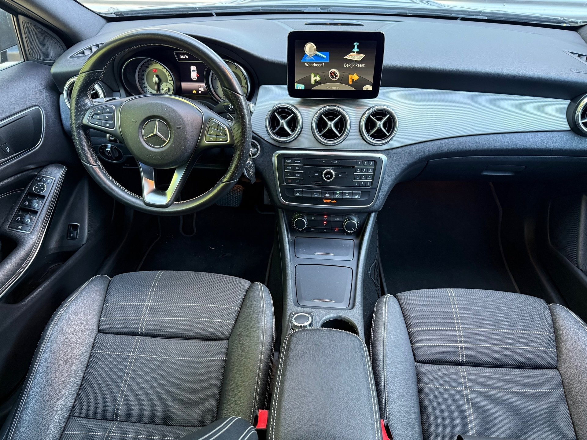 Mercedes-Benz GLA-klasse 180 Prestige l Xenon l Airco l VDOH, Stof, Gebruikt, 4 cilinders, 715 kg