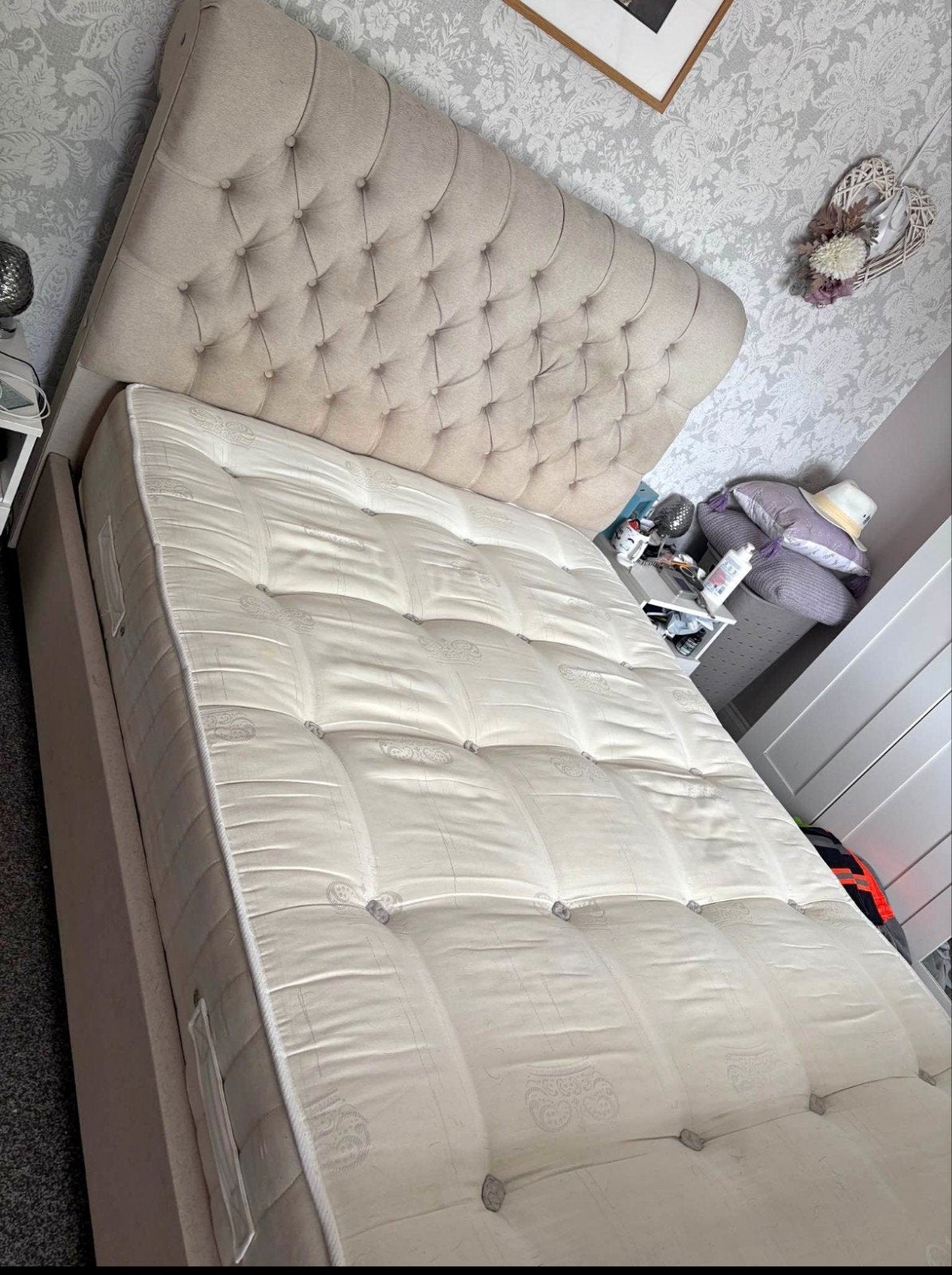 Comfortable Bed with Mattress – Excellent Condition, Ophalen of Verzenden, Nieuw