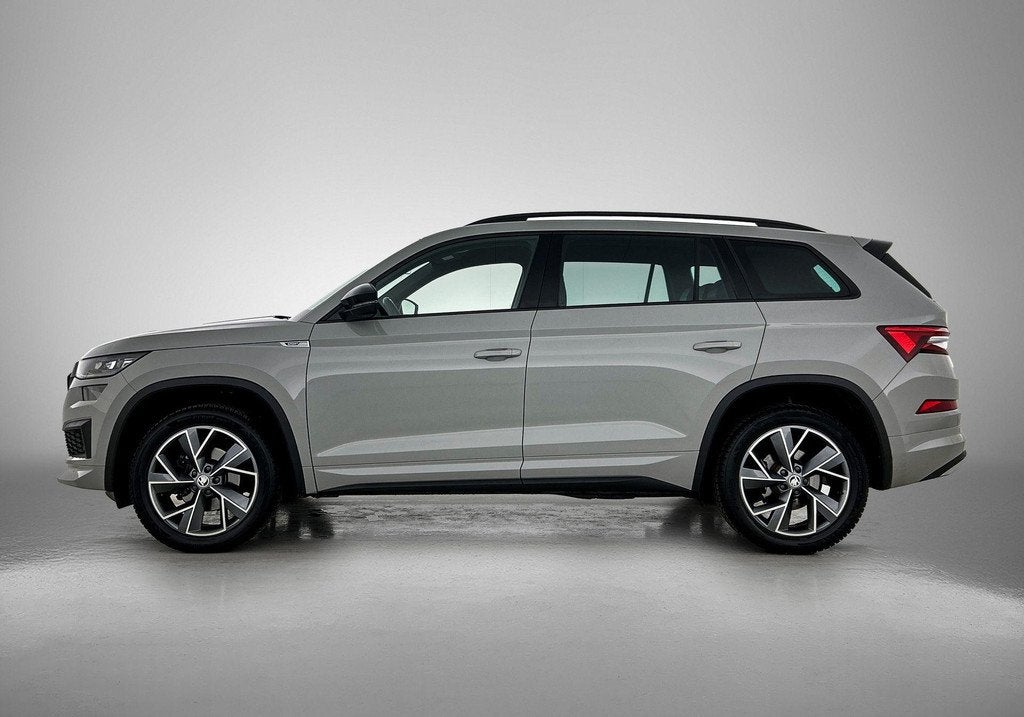 Skoda Kodiaq 1.5 TSI Sportline Business | ALCANTARA SPORTINT, Auto's, Skoda, 12 maanden, 4 cilinders, Alcantara, Bedrijf