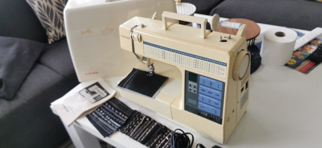 Naaimachine Singer MICRO Computer 2205, Ophalen of Verzenden, Zo goed als nieuw, Naaimachine, Singer
