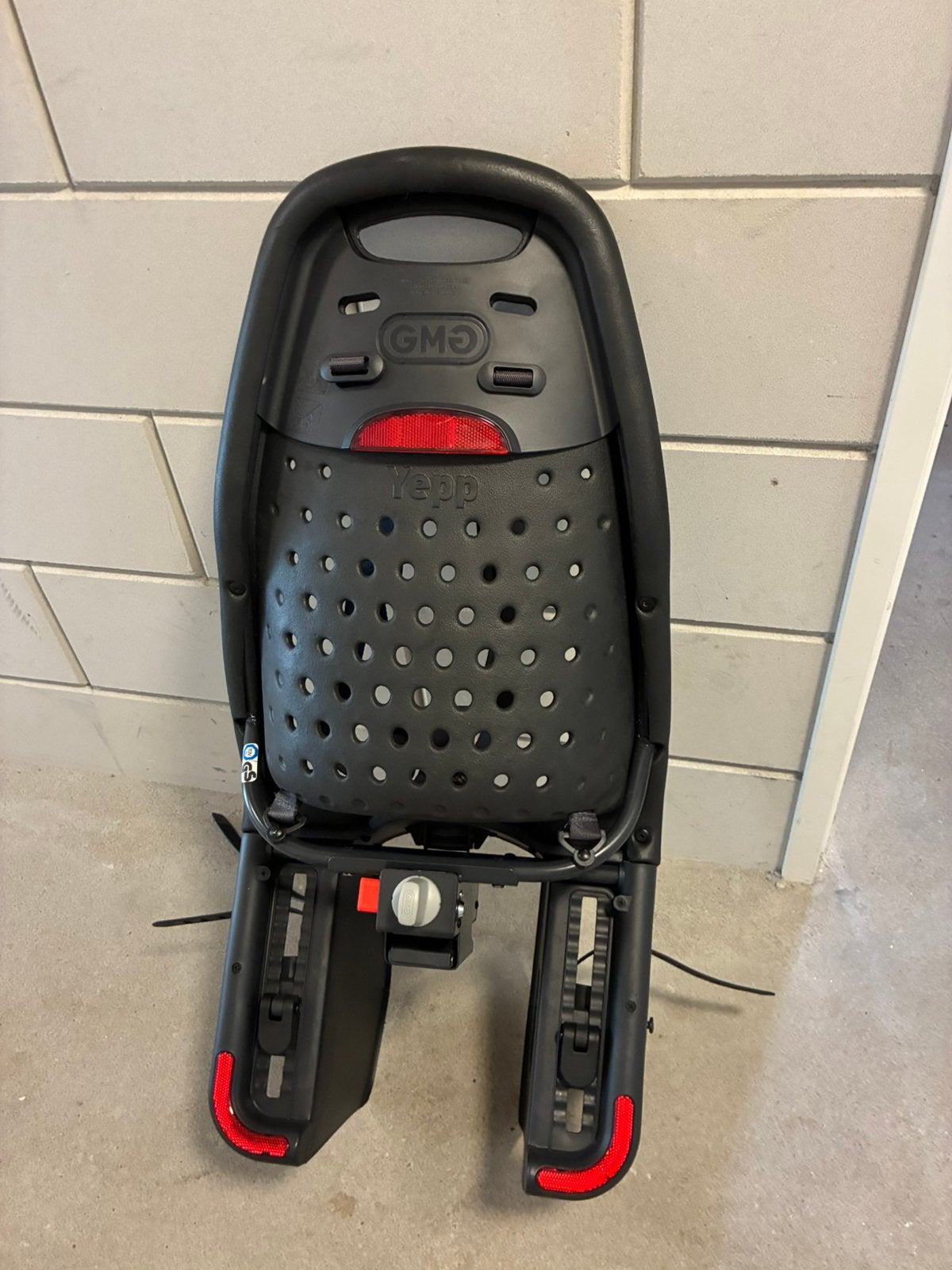 Nieuw Yepp fietsstoeltje met bevestigingssysteem voor e-bike, Ophalen, Nieuw, Achterzitje, Voetsteuntjes