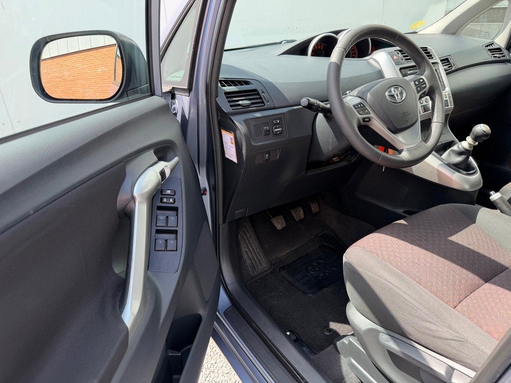 Toyota Verso 1.8 VVT-i Business | 2010 |, Auto's, Toyota, Voorwielaandrijving, Gebruikt, 4 cilinders, Met garantie (alle)
