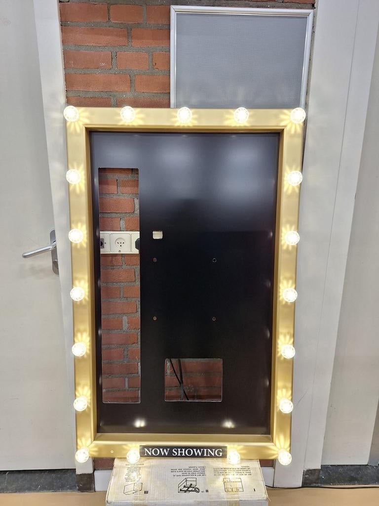 Lijsten met verlichting., Huis en Inrichting, Woonaccessoires | Lijsten, Kunststof, Ophalen of Verzenden, Zo goed als nieuw, 75 cm of meer