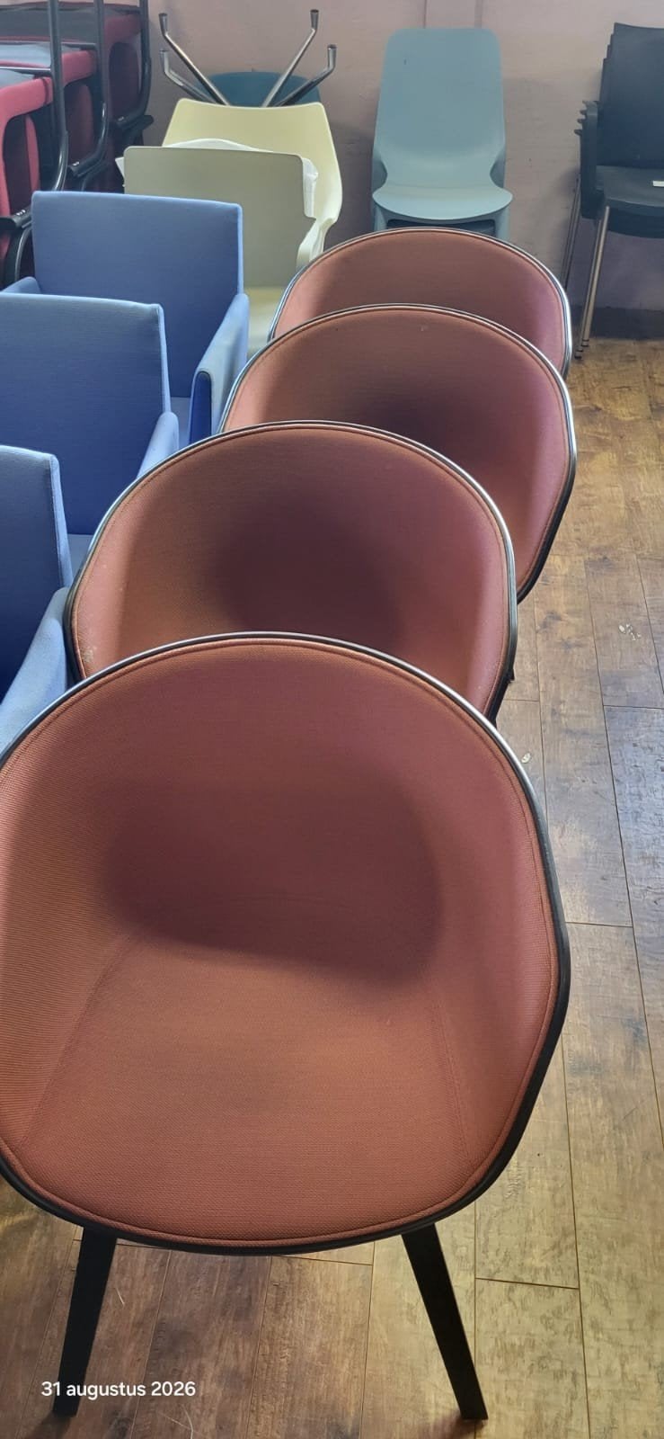 Hay AAC 22 stoel met stoffen bekleding en houten poten, Ophalen, Gebruikt, Overige kleuren, Vier