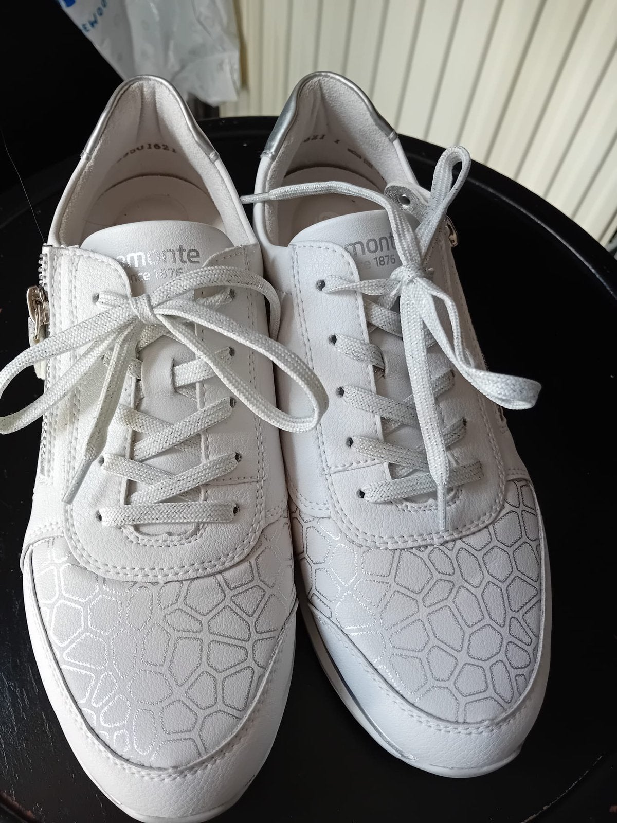 Sneakers remonte 39, Ophalen of Verzenden, Zo goed als nieuw, Wit, Sneakers of Gympen