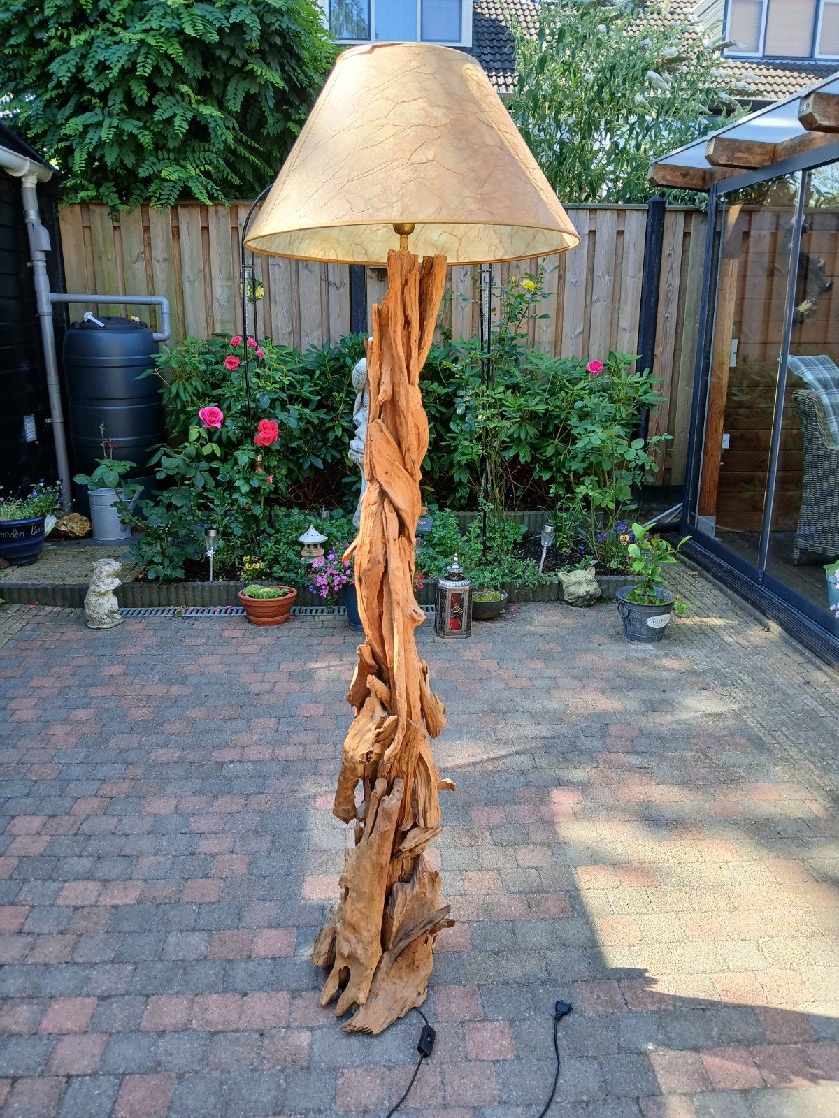 Staande lamp zonder kap. Kap gratis iets .., Huis en Inrichting, Lampen | Vloerlampen, Ophalen, Zo goed als nieuw, Hout, 100 tot 150 cm