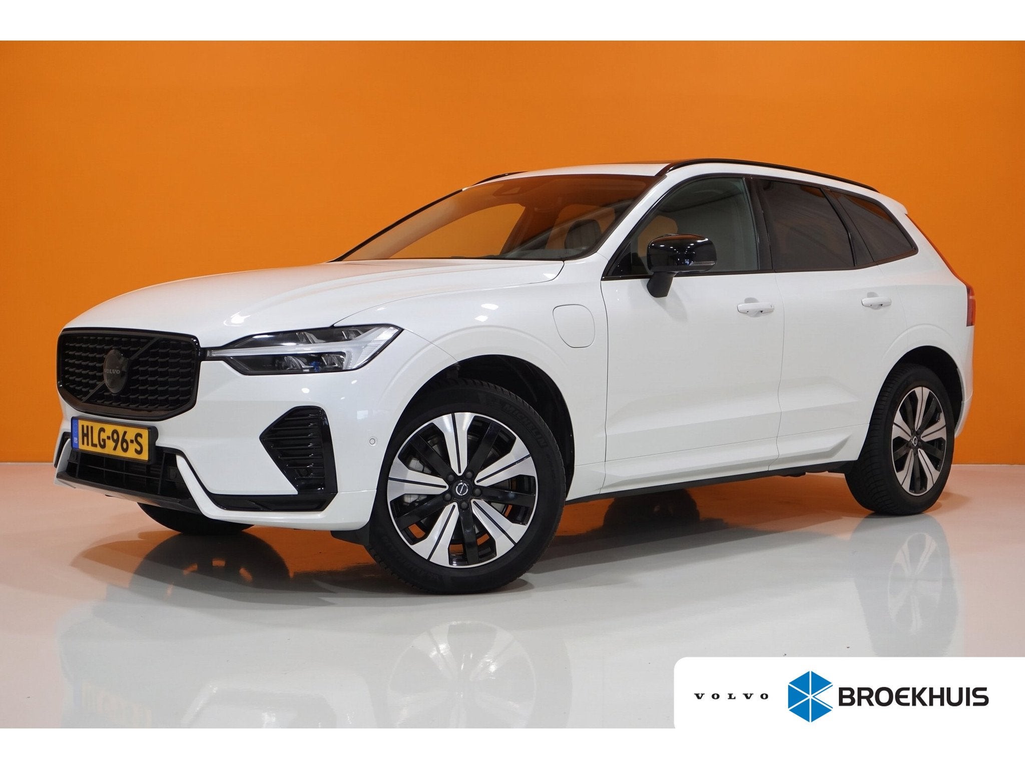 Volvo XC60 2.0 T6 Plug-in hybrid AWD Plus Dark