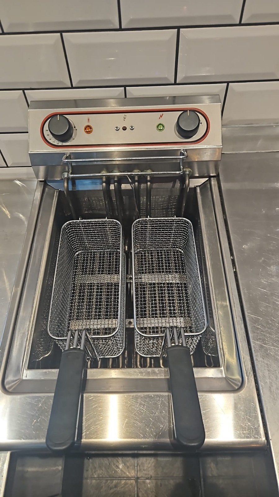Professionele dubbele friteuse - Roestvrij staal, 4 liter of meer, Ophalen, Gebruikt, Duo-friteuse