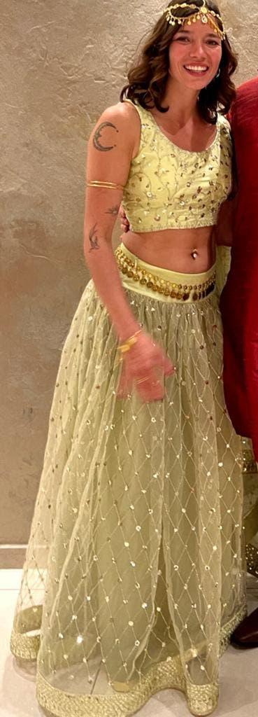 Prachtig op maat gemaakte lehenga, Ophalen of Verzenden, Zo goed als nieuw, Maat 34 (XS) of kleiner, Overige typen