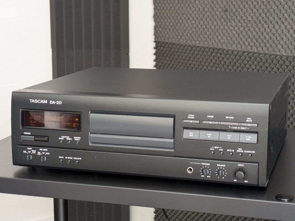 Tascam DA-20, degelijke DAT-recorder - originele remote, Ophalen of Verzenden, Enkel, Overige merken, Tiptoetsen