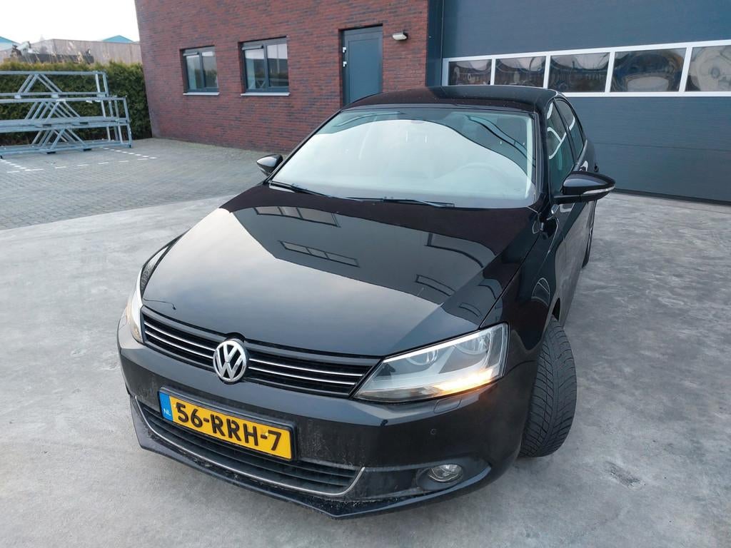 Volkswagen Jetta 1.6 TDI Highline BlueMotion AIRCO/ECC/LMV/N, Voorwielaandrijving, Euro 5, Gebruikt, 4 cilinders