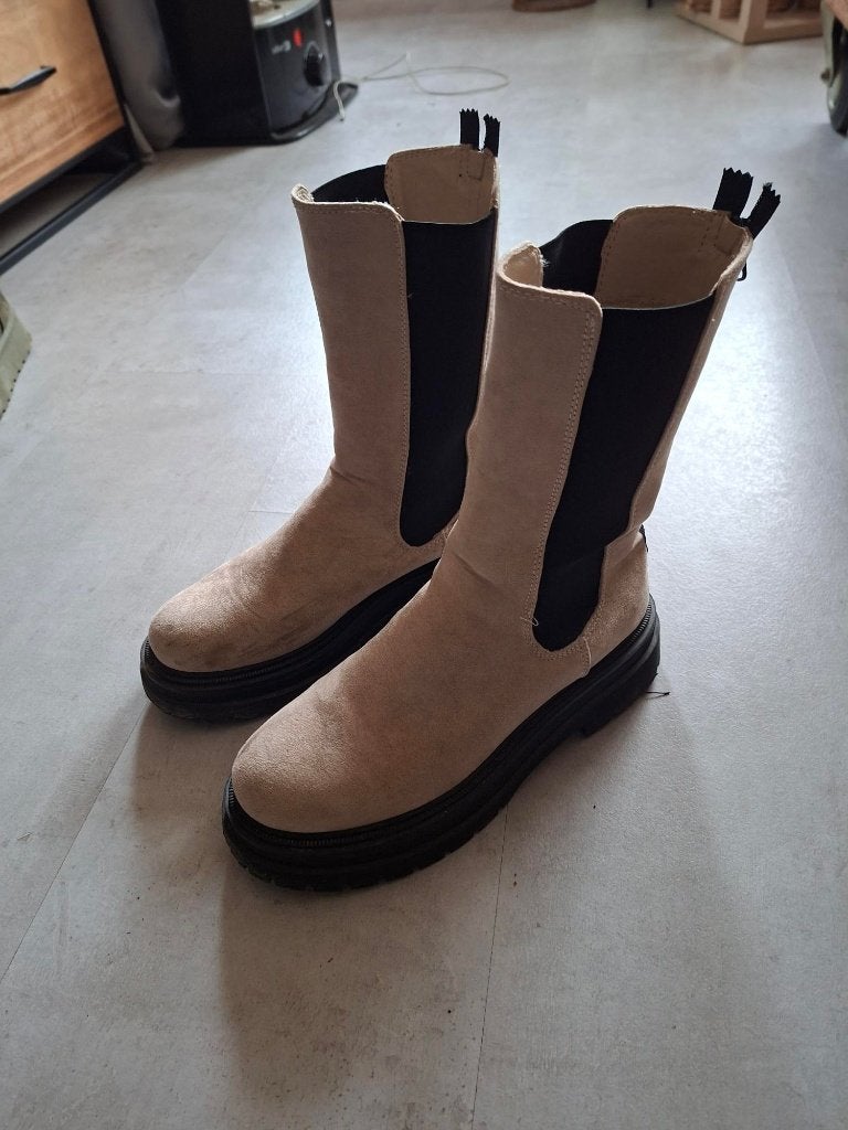 Korte beige laarsjes maat 40, Beige, Lage of Enkellaarzen, Ophalen of Verzenden, Zo goed als nieuw