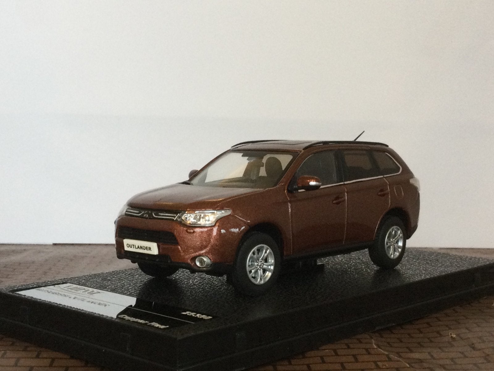 Mitsubishi Outlander PHEV 2013 Copper Brown 1:43 Vitesse, Ophalen of Verzenden, Nieuw, Auto, Overige merken