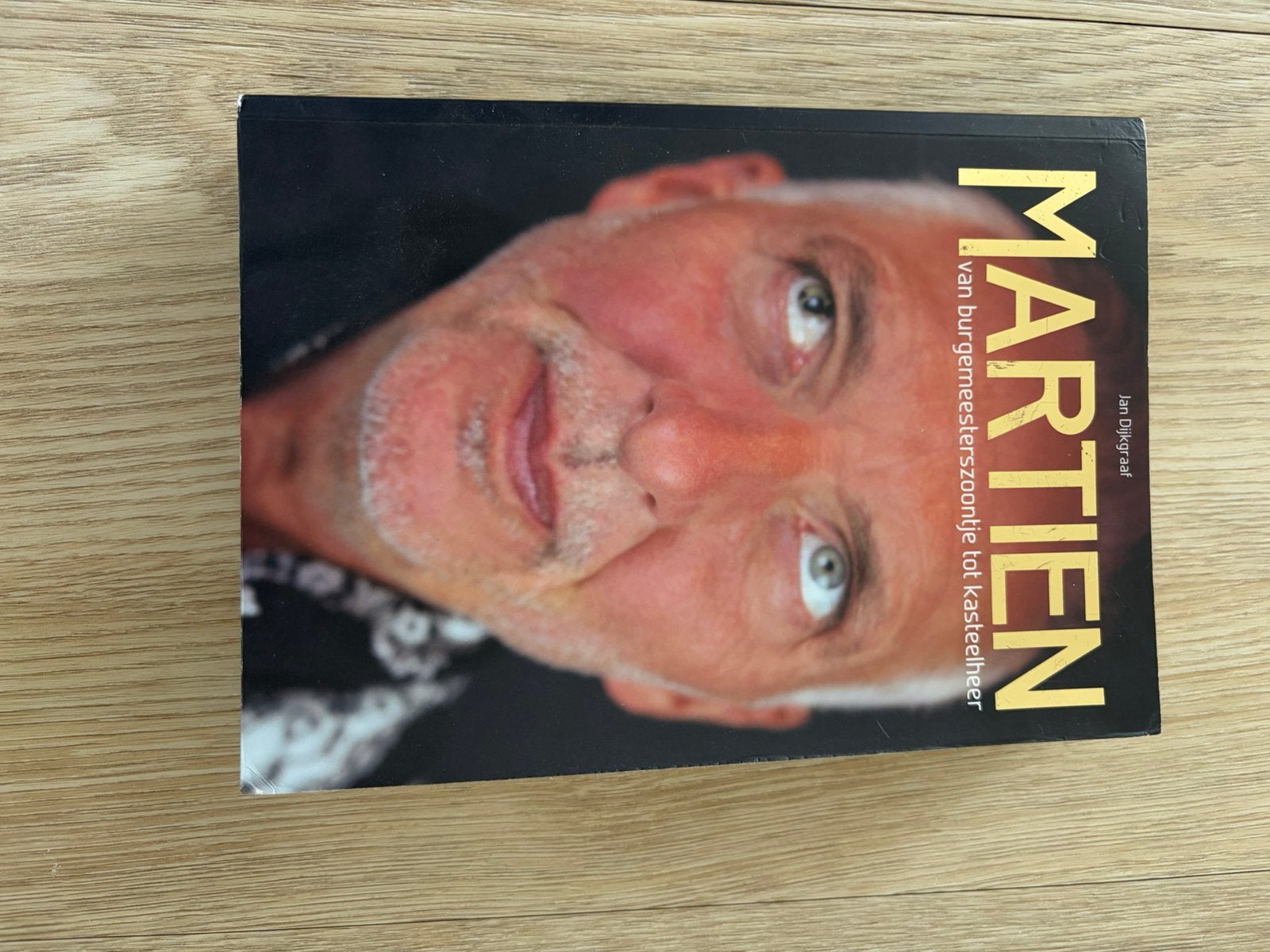 Biografie Martien Meiland, Boeken, Ophalen of Verzenden, Zo goed als nieuw, Film, Tv en Media