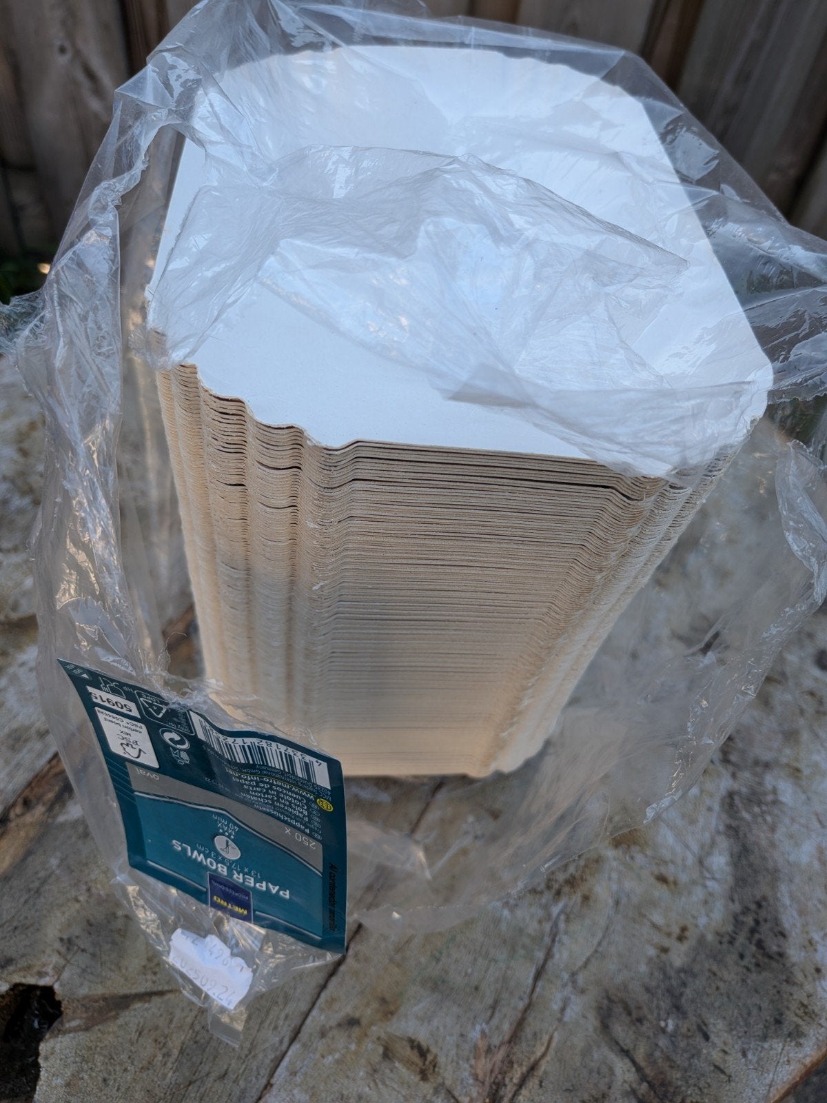 Papieren schalen / Paper Bowls - Nieuw in verpakking, Huis en Inrichting, Overige materialen, Schaal, Nieuw, Ophalen of Verzenden