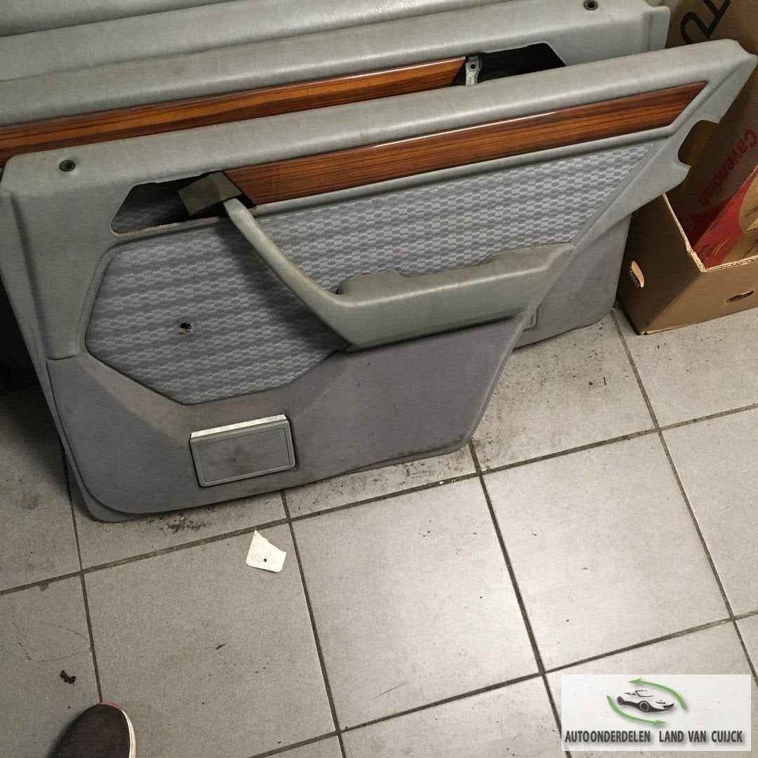 Mercedes W124 1992 sedan Deurpanelen, Gebruikt, -, -, Ophalen of Verzenden