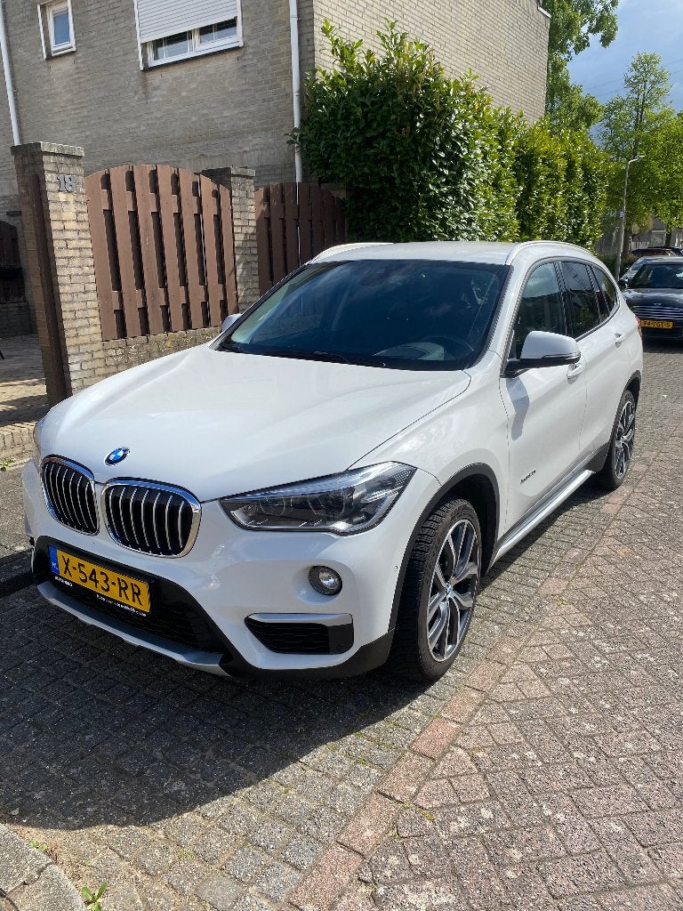 BMW X1 20I Xdrive Aut8 2016 Wit, Auto's, BMW, Particulier, X1, Achteruitrijcamera, Airconditioning, Bluetooth, Boordcomputer, Centrale vergrendeling