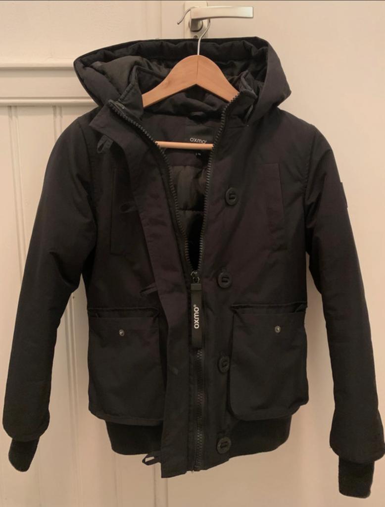 Zwarte winterjas van Oxmo (zo goed als nieuw), Ophalen of Verzenden, Zo goed als nieuw, Maat 34 (XS) of kleiner, Zwart