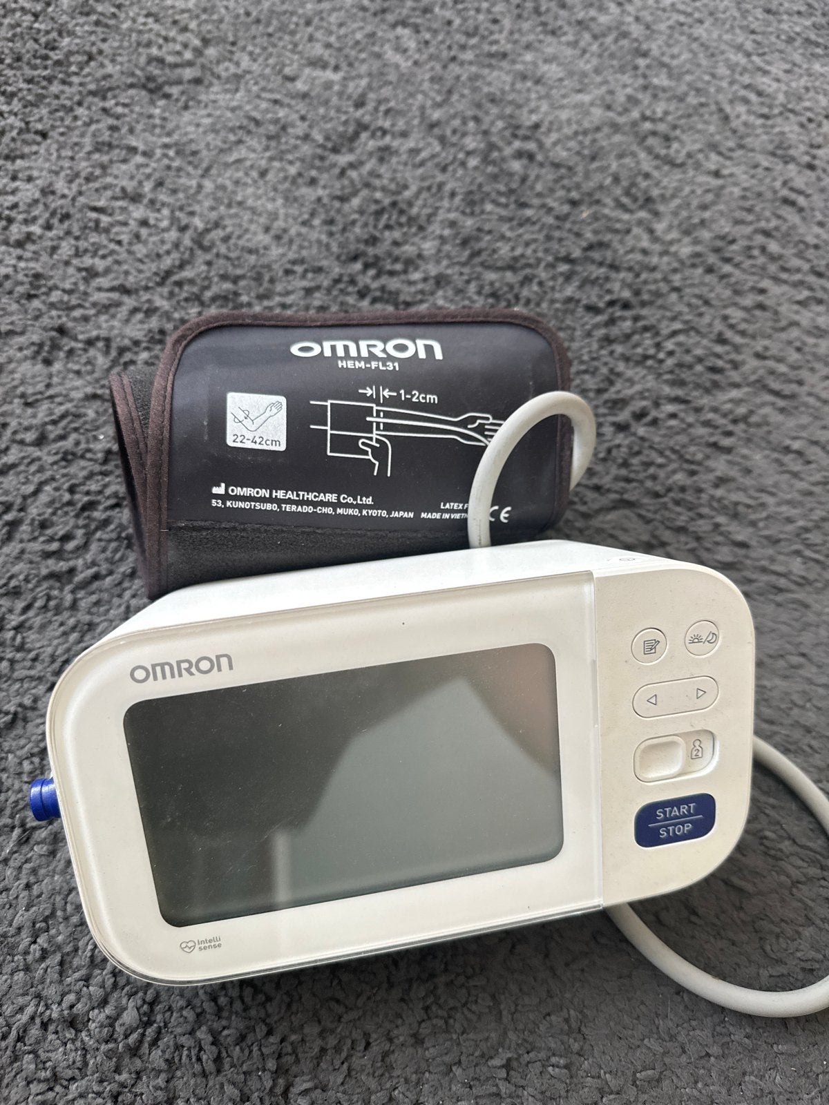 Omron HEM-FL31 Bloeddrukmeter met manchet, Ophalen of Verzenden, Zo goed als nieuw, Overige typen