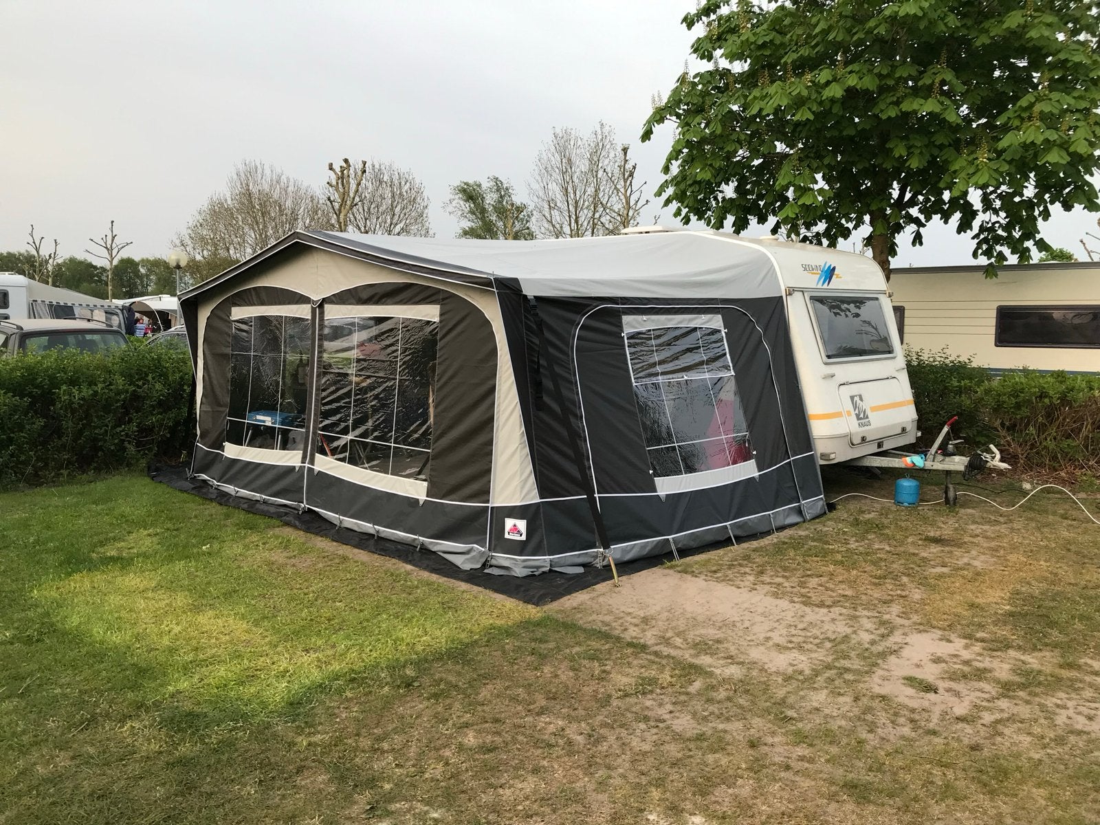 Zo goed als nieuwe voortent Dorema Garda met luifel, Caravans en Kamperen, Voortenten en Luifels, Ophalen, Zo goed als nieuw, Ten Cate All Season 240g/m2