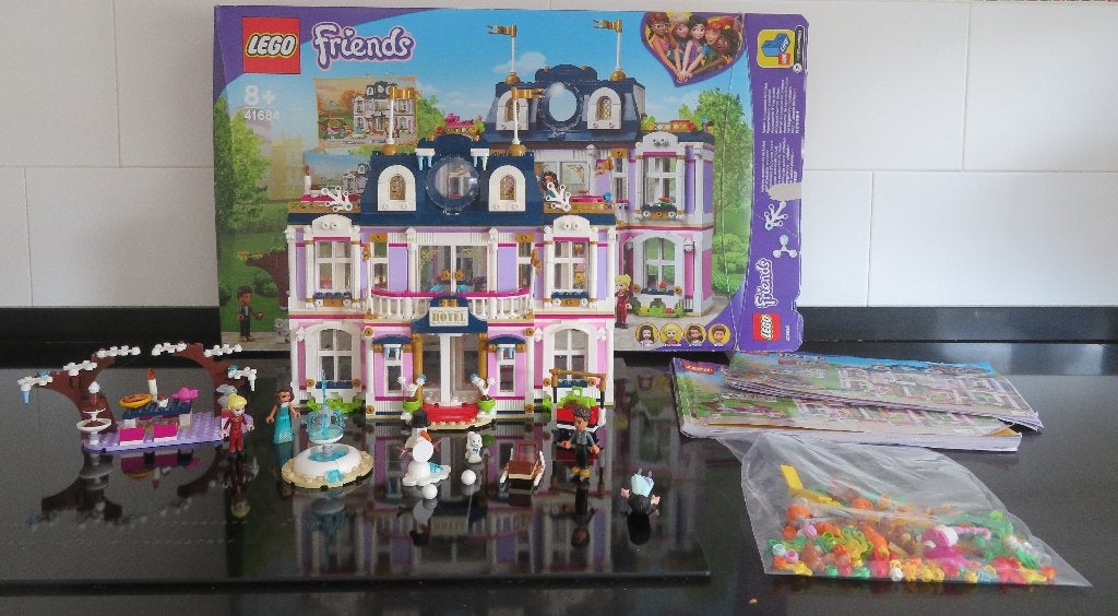 LEGO Friends Heartlake City Grand Hotel (41684), Lego, Friends, Ophalen of Verzenden, Zo goed als nieuw