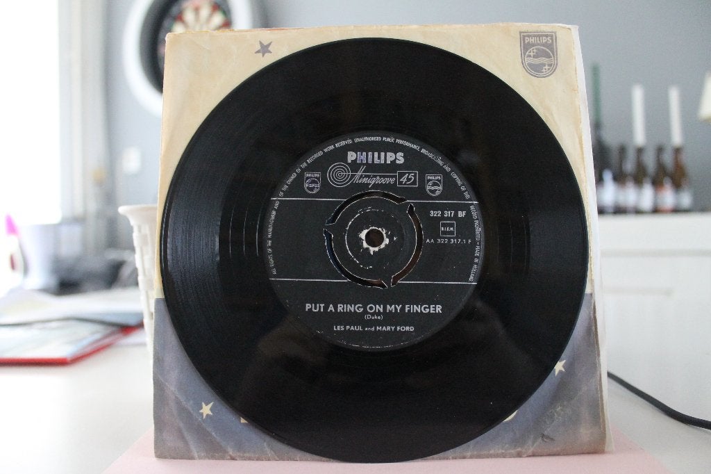 7" Single Les Paul And Mary Ford - Put A Ring On My Finger, Ophalen of Verzenden, Gebruikt, Pop