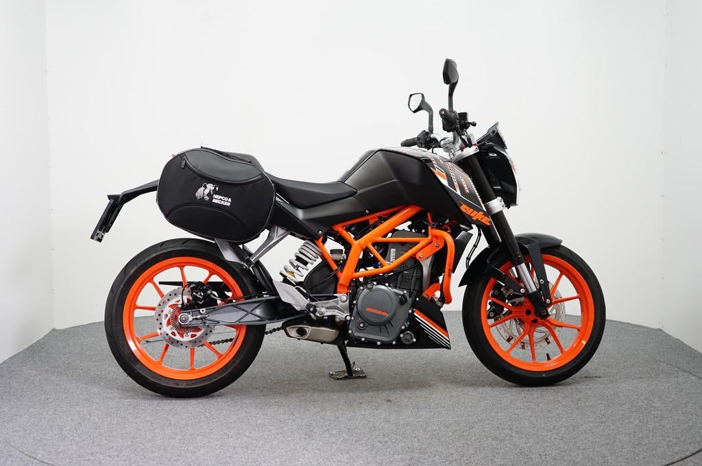 KTM 390 DUKE (bj 2016), Bedrijf, 373 cc, ABS, 12 t/m 35 kW