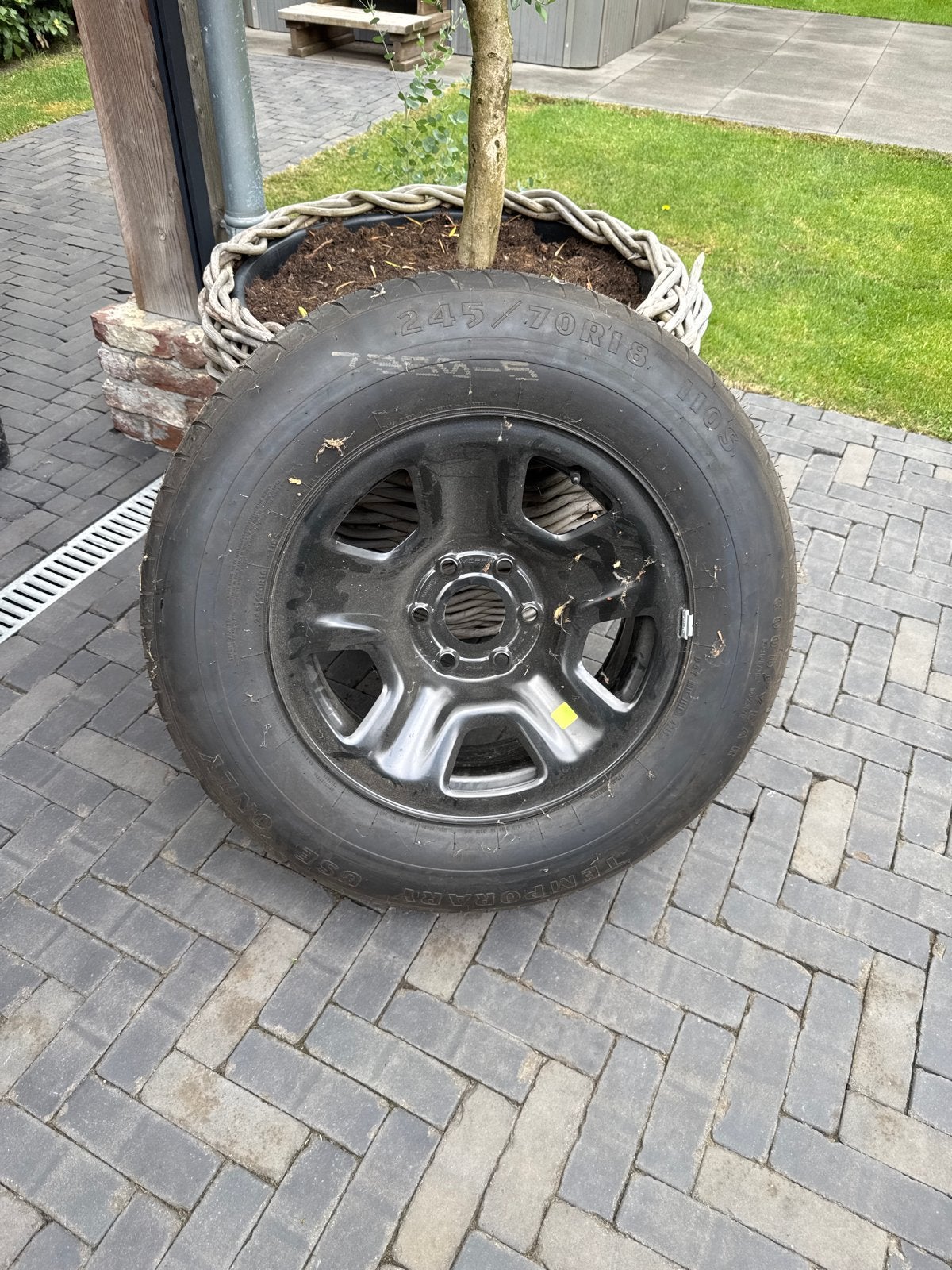 Reservewiel met band 245/70R18 110S, Auto-onderdelen, Banden en Velgen, Ophalen, 18 inch, Banden en Velgen, All Season
