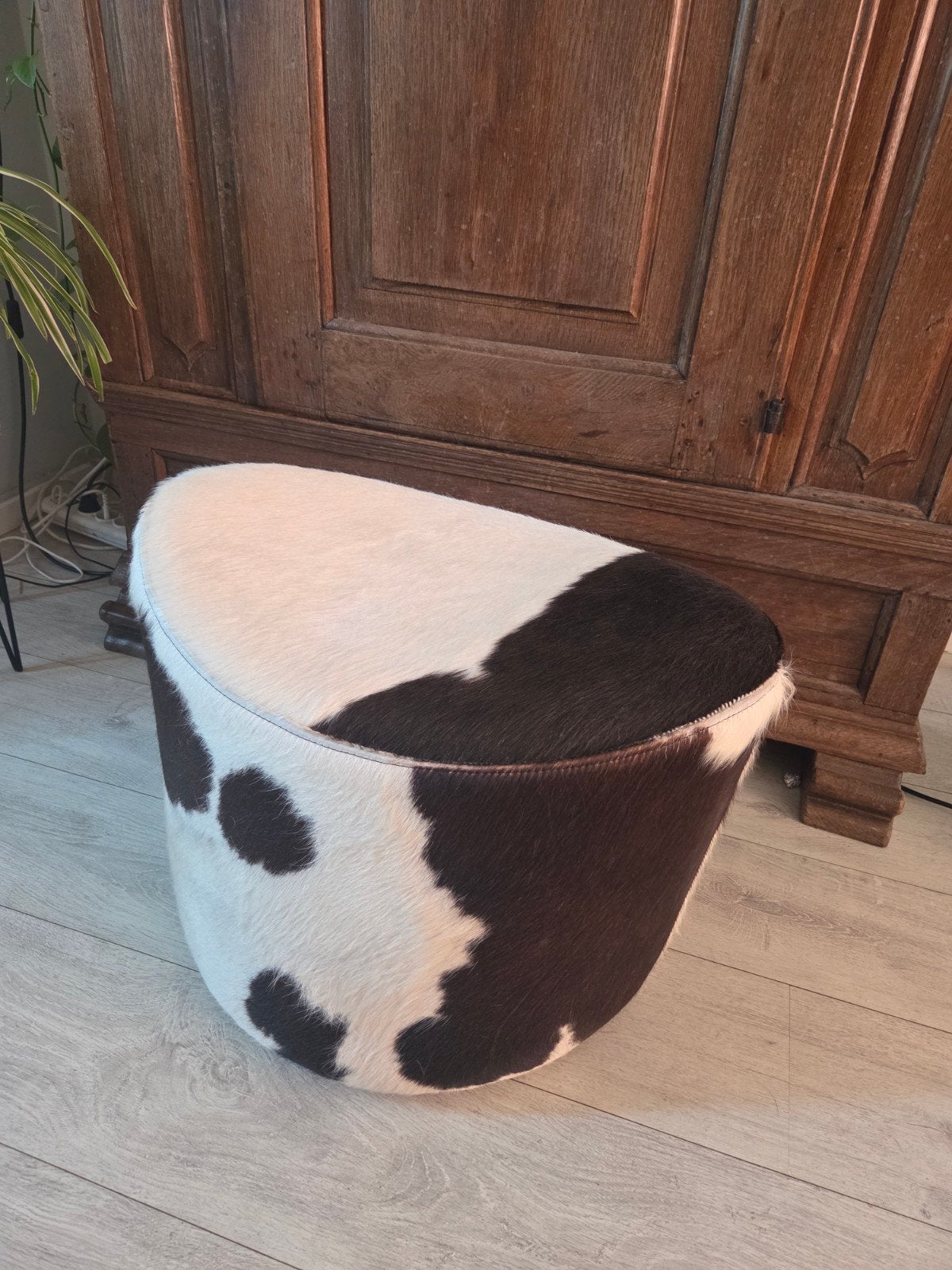 Vintage IKEA koeienhuid poef. STOCKHOLM, Huis en Inrichting, Banken | Voetenbanken en Poefen, Minder dan 50 cm, Rond, Minder dan 50 cm