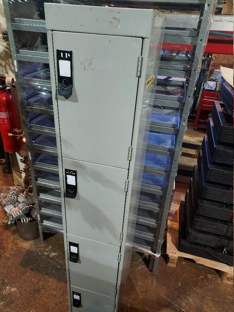 Locker kast met vier vakken, Huis en Inrichting, Ophalen, Gebruikt