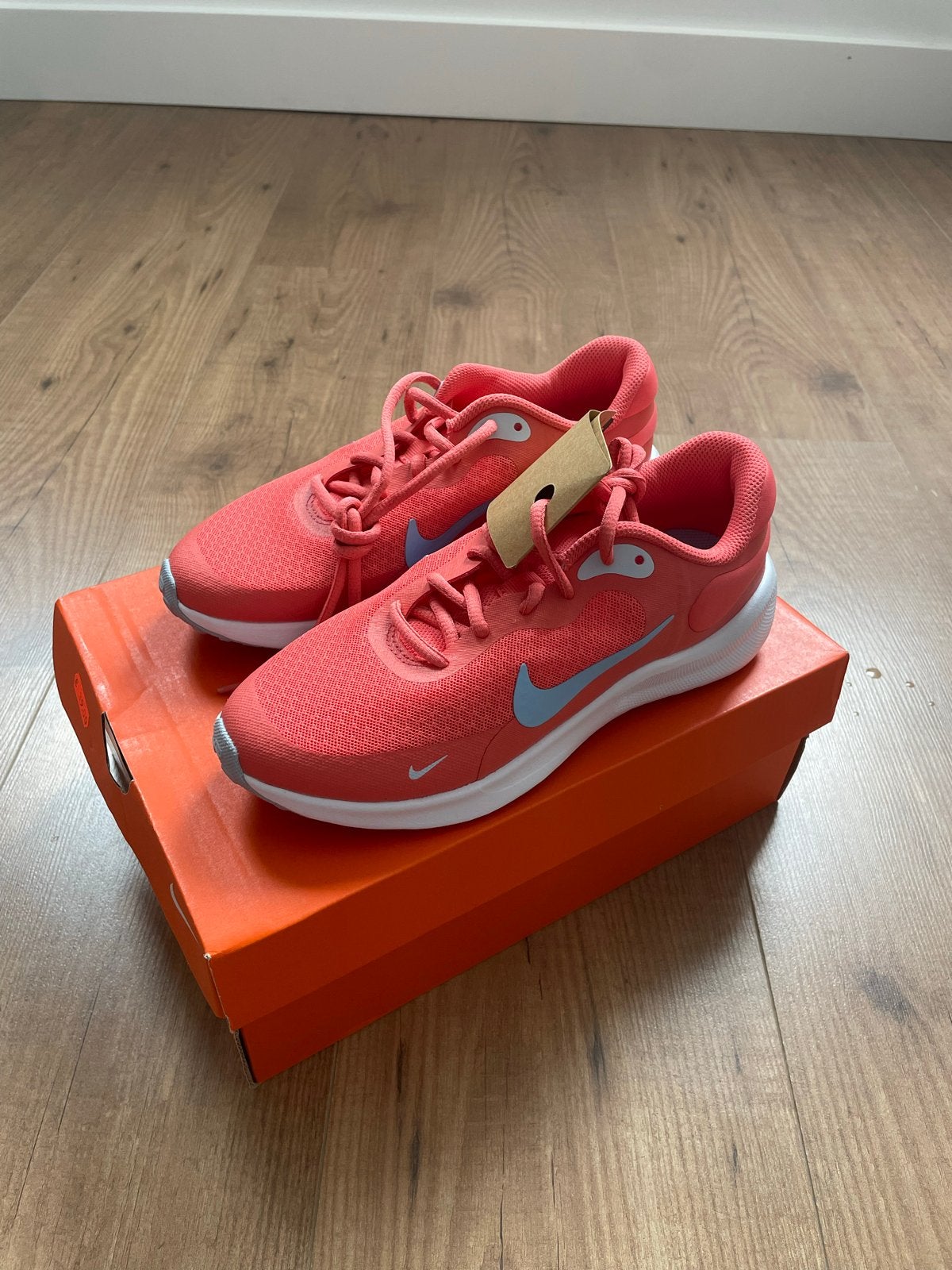Nike Revolution 7 (GS) Hardloopschoenen - Nieuw, Kleding | Dames, Schoenen, Nieuw, Sportschoenen, Roze, Ophalen of Verzenden