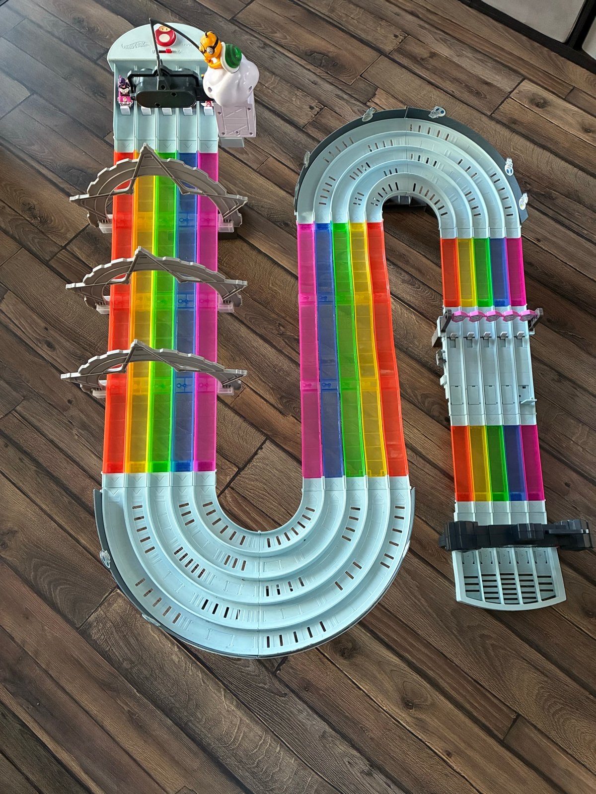 Hot Wheels Mario Kart Regenboogbaan Racebaan met 5 auto's, Ophalen, Racebaan, Zelf te bouwen, Zo goed als nieuw