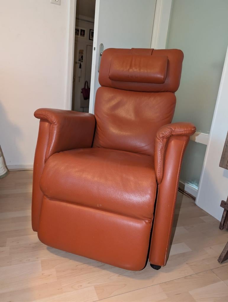 Senioren fauteuil - Oranje/bruin, Ophalen, Gebruikt, Leer