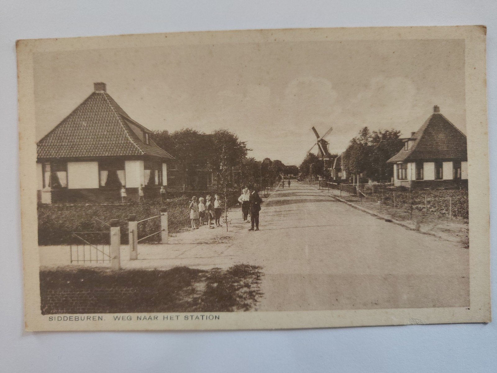 Oude ansichtkaart Siddeburen - Weg naar het Station, Ophalen of Verzenden, Voor 1920, Gelopen, Groningen