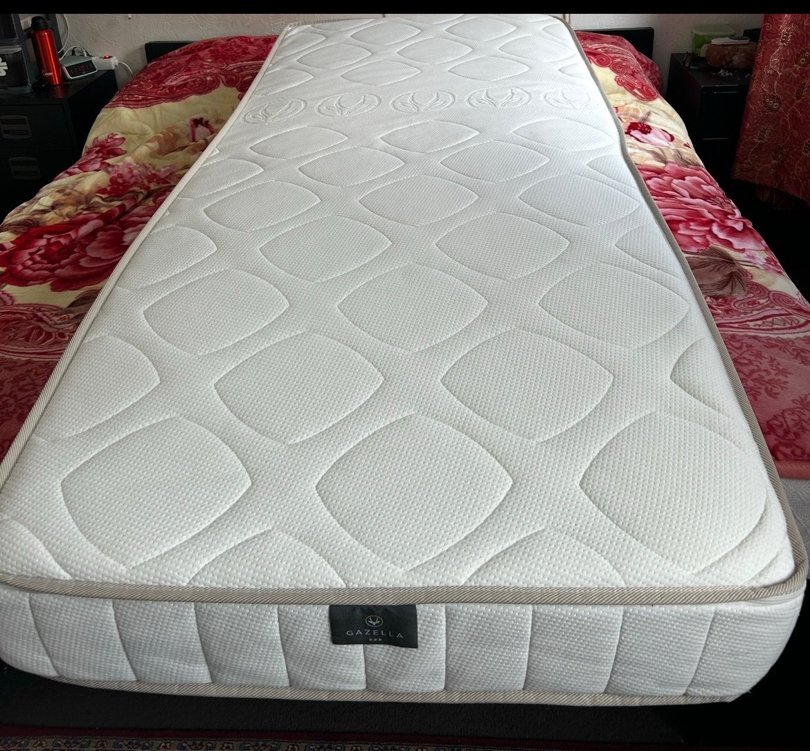 Swiss Sens(GAZELLA) Een Persoon Matras, Ophalen, 90 cm, Eenpersoons, Zo goed als nieuw