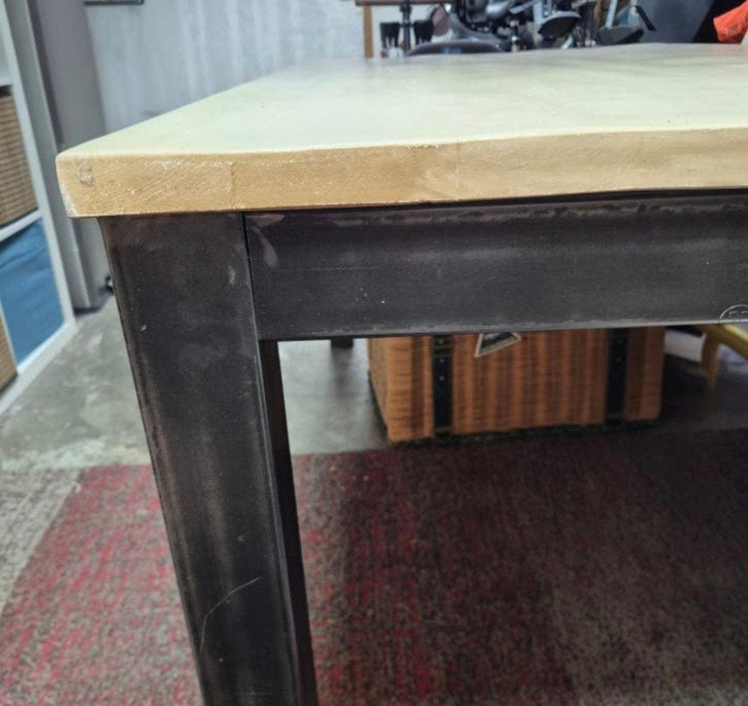 Robuuste tafel - 160x90cm, hoogte 79cm, Ophalen