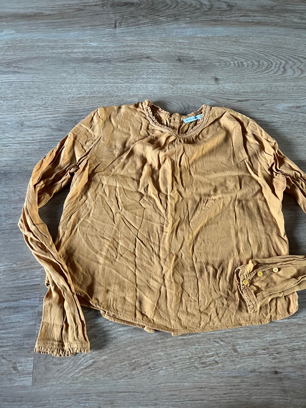 Bershka blouse met knoopjes op de rug mt M, Ophalen of Verzenden, Zo goed als nieuw, Maat 38/40 (M), Geel
