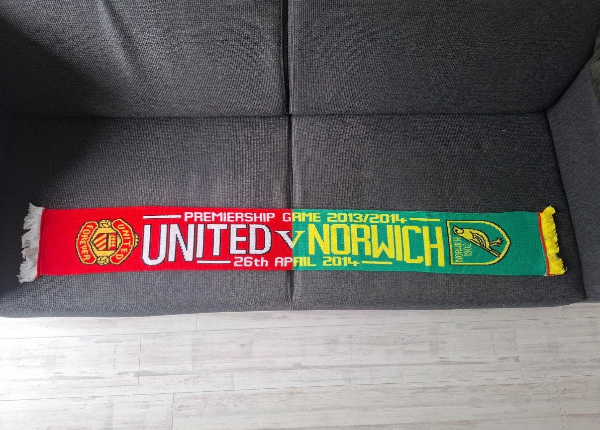Manchester United Norwich City sjaal, Verzamelen, Ophalen of Verzenden, Zo goed als nieuw, Buitenlandse clubs, Vaantje of Sjaal