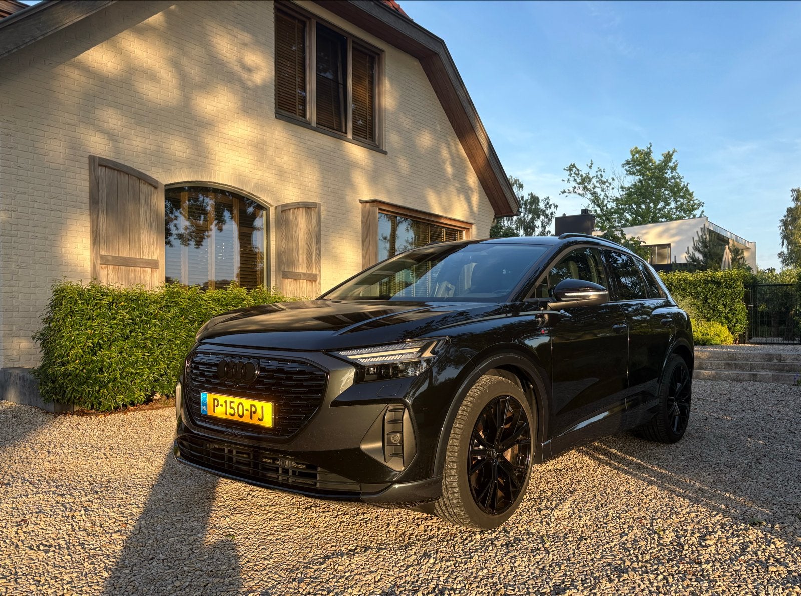 Audi Q4 e-tron 50 E-tron Quattro 77kWh 299pk 2022 Zwart, Auto's, 495 min, 33 min, Zwart, Particulier