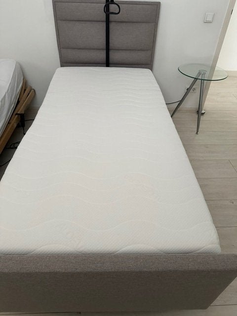 Boxspring 100x200 elect. Verstelbaar, Huis en Inrichting, Ophalen, 100 cm, Eenpersoons, Beige