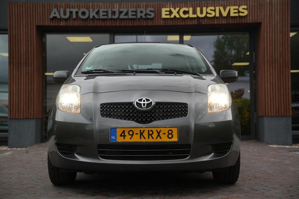 Toyota Yaris 1.3 VVTi Sol Airco Radio, Auto's, Toyota, Stof, 4 cilinders, Bedrijf, 985 kg