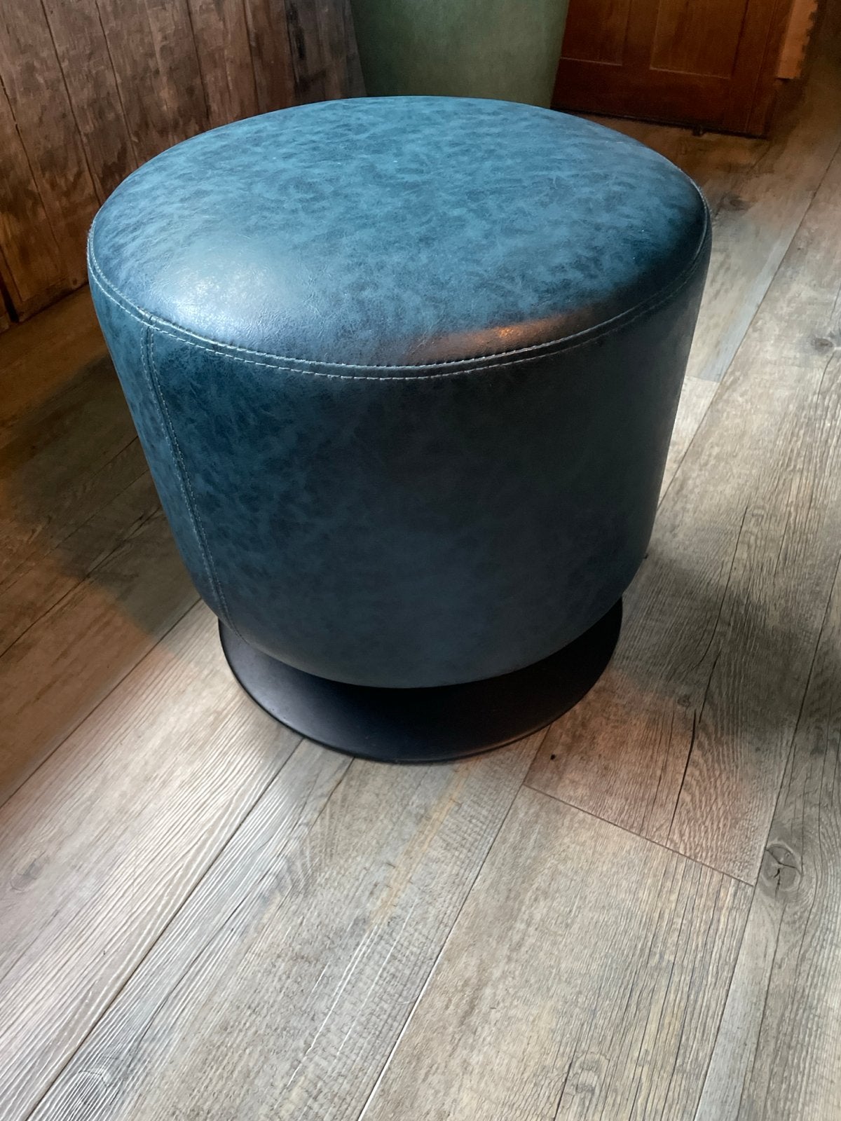 Draaibare Poef van Kunstleer - Comfortabel & Compact, Overige materialen, Minder dan 50 cm, Rond, Ophalen of Verzenden