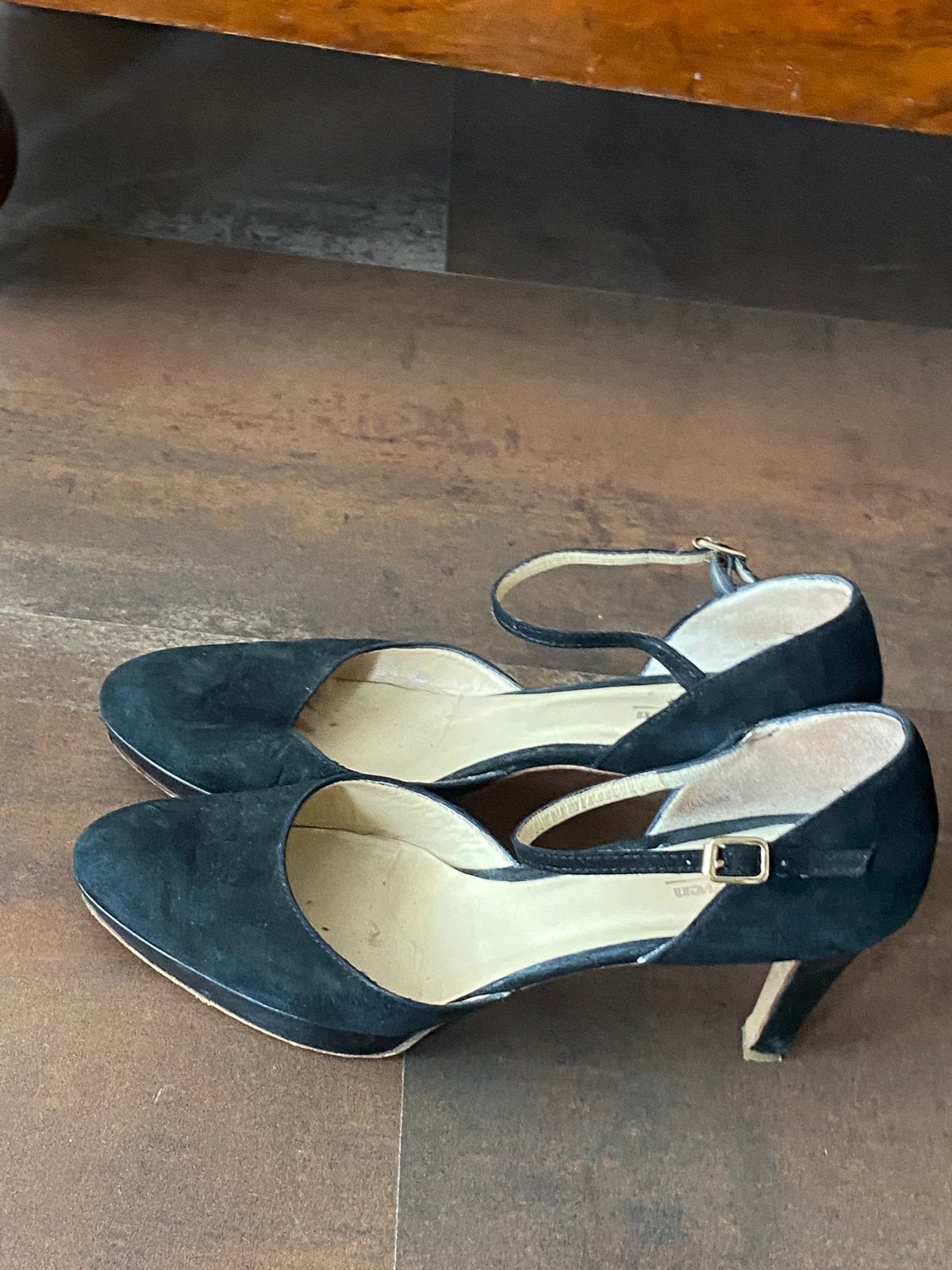 Zwarte pump, Kleding | Dames, Schoenen, Ophalen of Verzenden, Zo goed als nieuw, Zwart